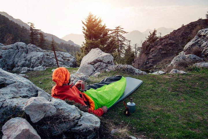 Sleeping Bags That Keep You Warm Outdoors